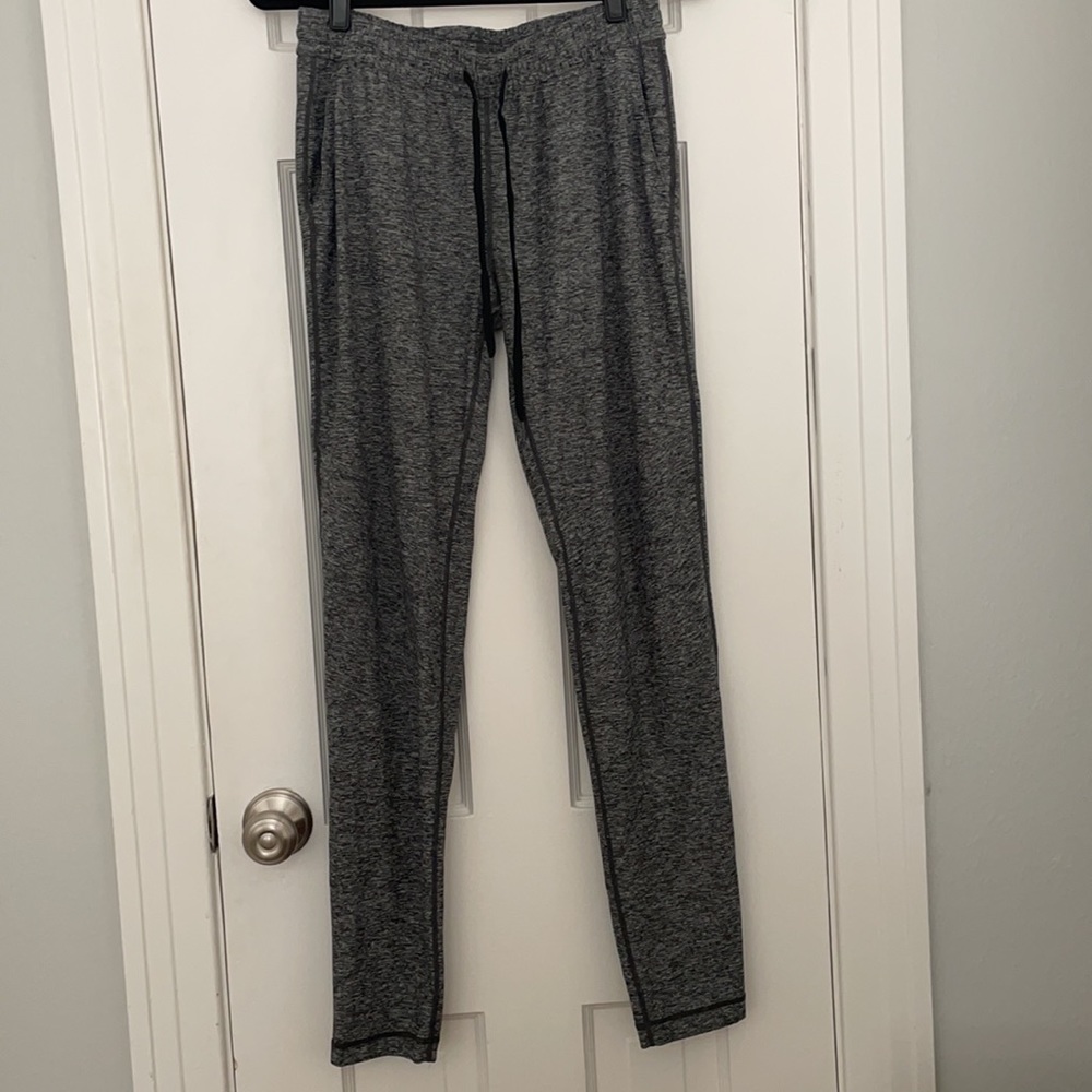 Outdoor Voices. Gray size SMALL joggers